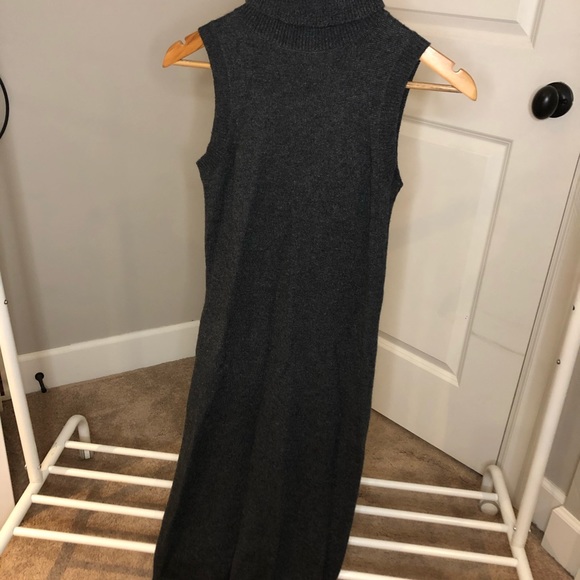 MICHAEL KORS TURTLE NECK KNIT MAXI DRESS - Picture 3 of 3